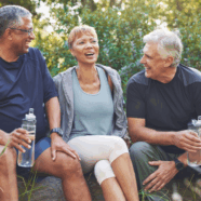 Daarom moet u veel drinken bij warm weer als u artrose heeft