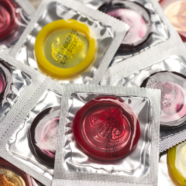 Oudere Zuid-Afrikanen gebruiken gratis condooms tegen gewrichtspijn